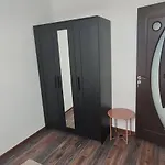 Cosy 2 Bedroom In New Town