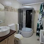 Cosy 2 Bedroom In New Town