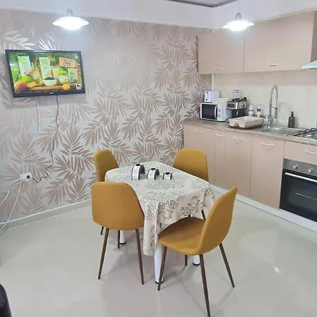 Apartman Cosy 2 Bedroom In New Town Brassó