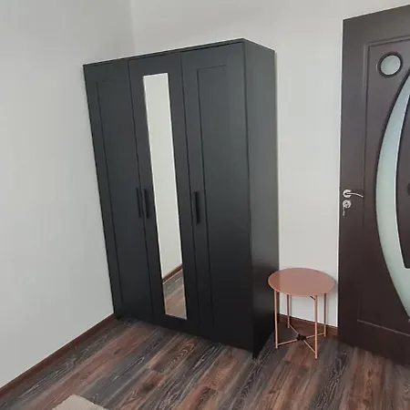 Cosy 2 Bedroom In New Town