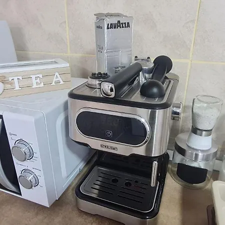 Cosy 2 Bedroom In New Town Apartman *