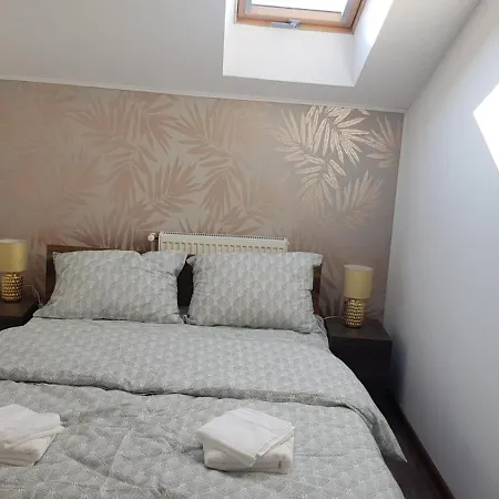 Cosy 2 Bedroom In New Town Apartman Brassó
