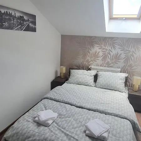 Cosy 2 Bedroom In New Town Apartman Brassó