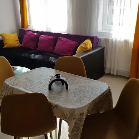 Apartman Cosy 2 Bedroom In New Town