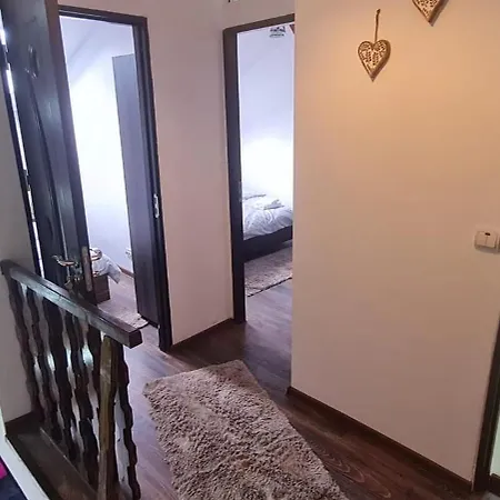 Cosy 2 Bedroom In New Town