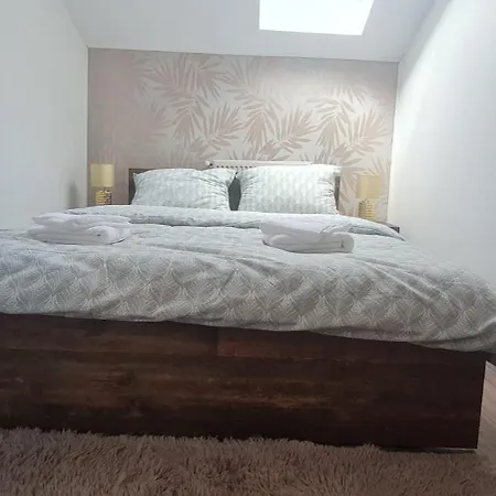 Apartman Cosy 2 Bedroom In New Town Brassó