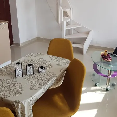 Cosy 2 Bedroom In New Town * Brassó
