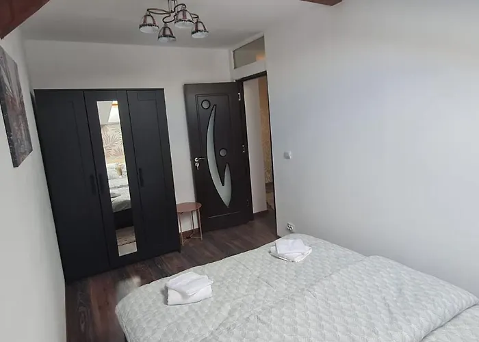 Cosy 2 Bedroom In New Town Apartment