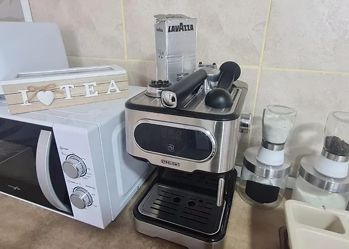 Cosy 2 Bedroom In New Town Apartment *