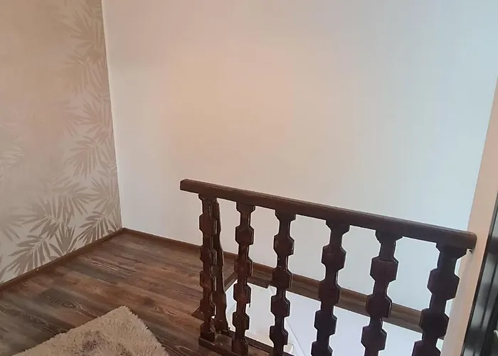 Cosy 2 Bedroom In New Town Apartment *