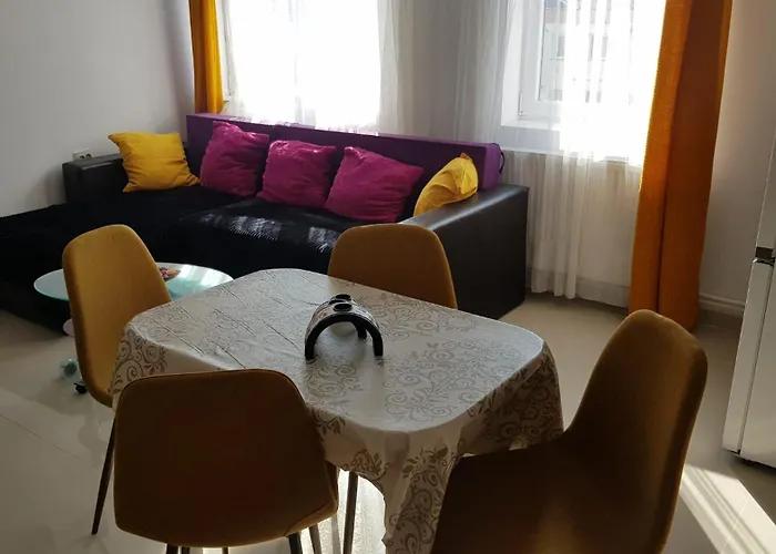 Apartment Cosy 2 Bedroom In New Town