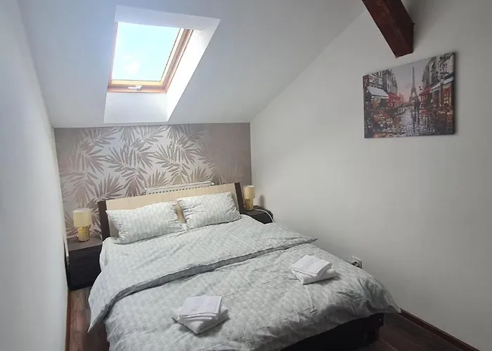 Cosy 2 Bedroom In New Town