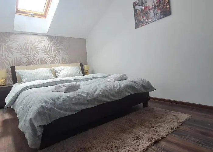 Cosy 2 Bedroom In New Town