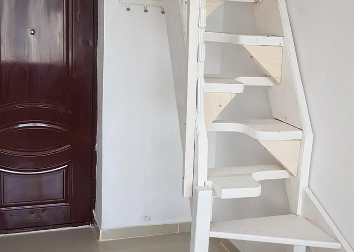 Cosy 2 Bedroom In New Town *