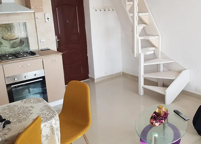 Apartment Cosy 2 Bedroom In New Town