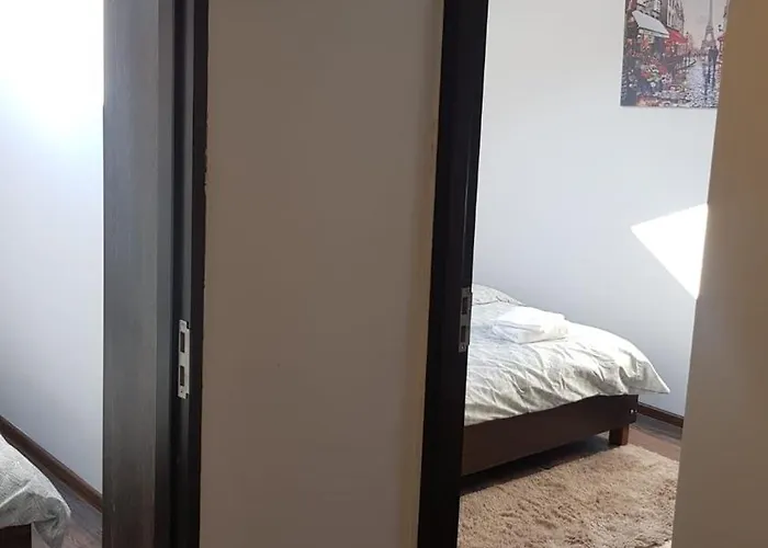 Apartment Cosy 2 Bedroom In New Town *