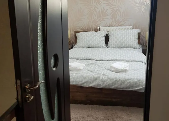 Cosy 2 Bedroom In New Town